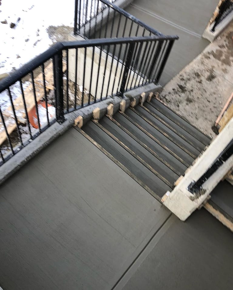 brush-finished-concrete-steps-calgary