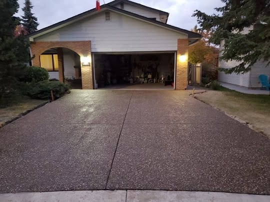 exposed-concrete-driveway