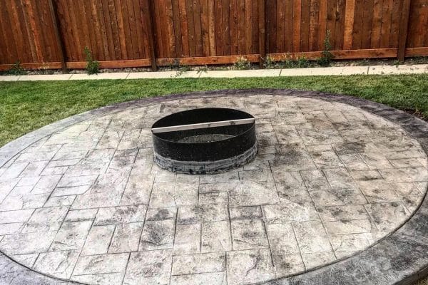 stamped-concrete-fireplace-calgary